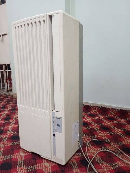 Haeir Vertical Window Air condition 1