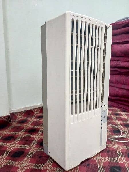 Haeir Vertical Window Air condition 4