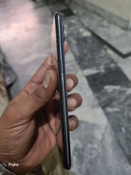 oppo f17 pro 6/128 with original charger 4