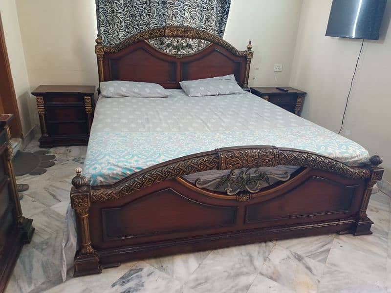 Complete Bed Room Durable Wooden Set 1