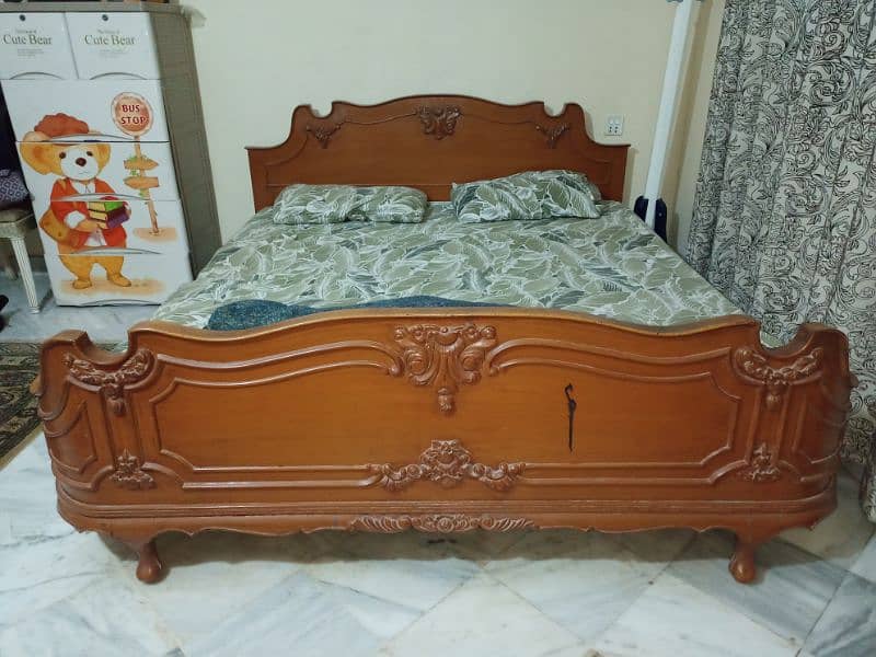 Walnut Wooden Bed for urgent sale 0