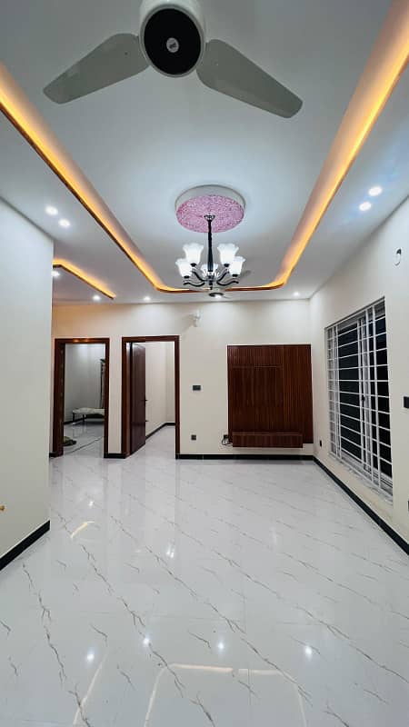 14 mrle house available for rent faisal town 5