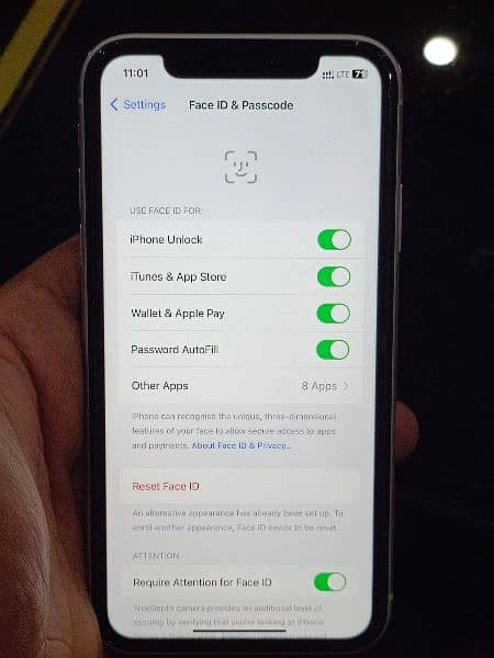 Iphone xr 128gb pta approved 7