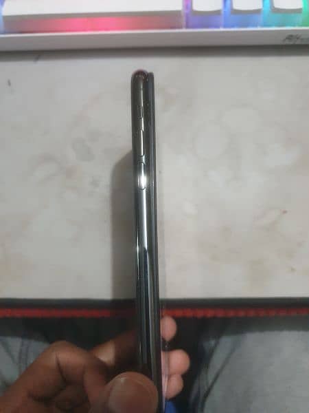 iphone 11 pro panel battery chng ungent need money 2