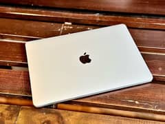 MacBook Pro 2019 Core-i7 (70 CYCLE COUNT)