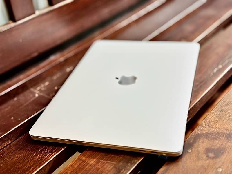MacBook Pro 2019 Core-i7 (0 CYCLE COUNT) CTO Version 9