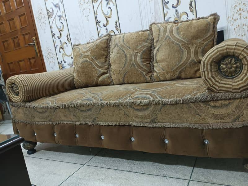 7 seater sofa set with 8 cushion 2 round cushions 0
