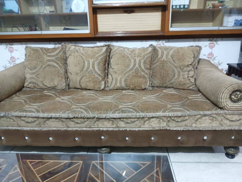 7 seater sofa set with 8 cushion 2 round cushions 12