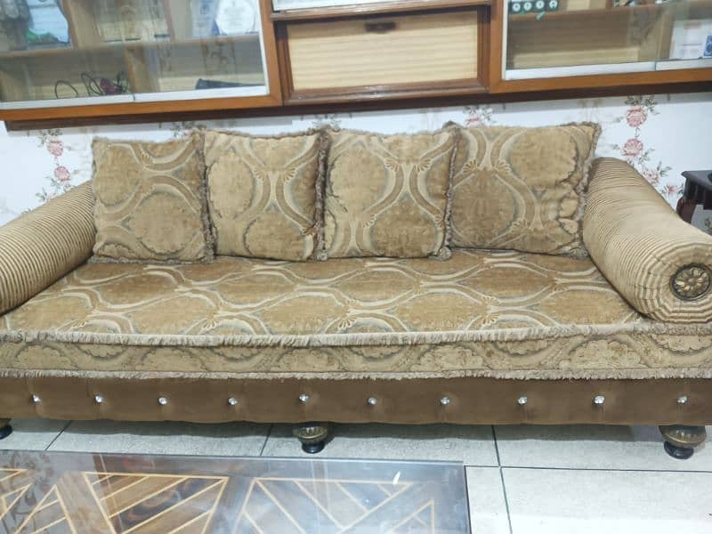7 seater sofa set with 8 cushion 2 round cushions 15