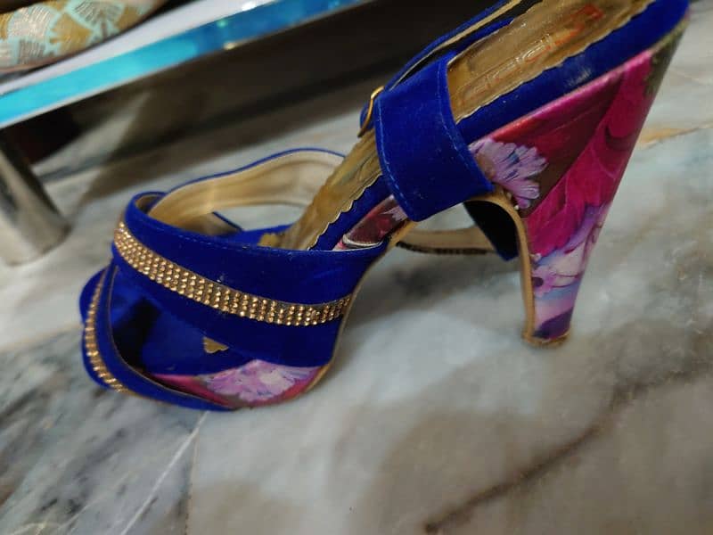 brnded heels 4