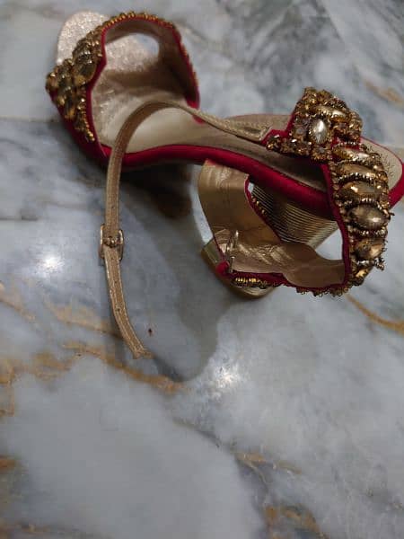 brnded heels 10