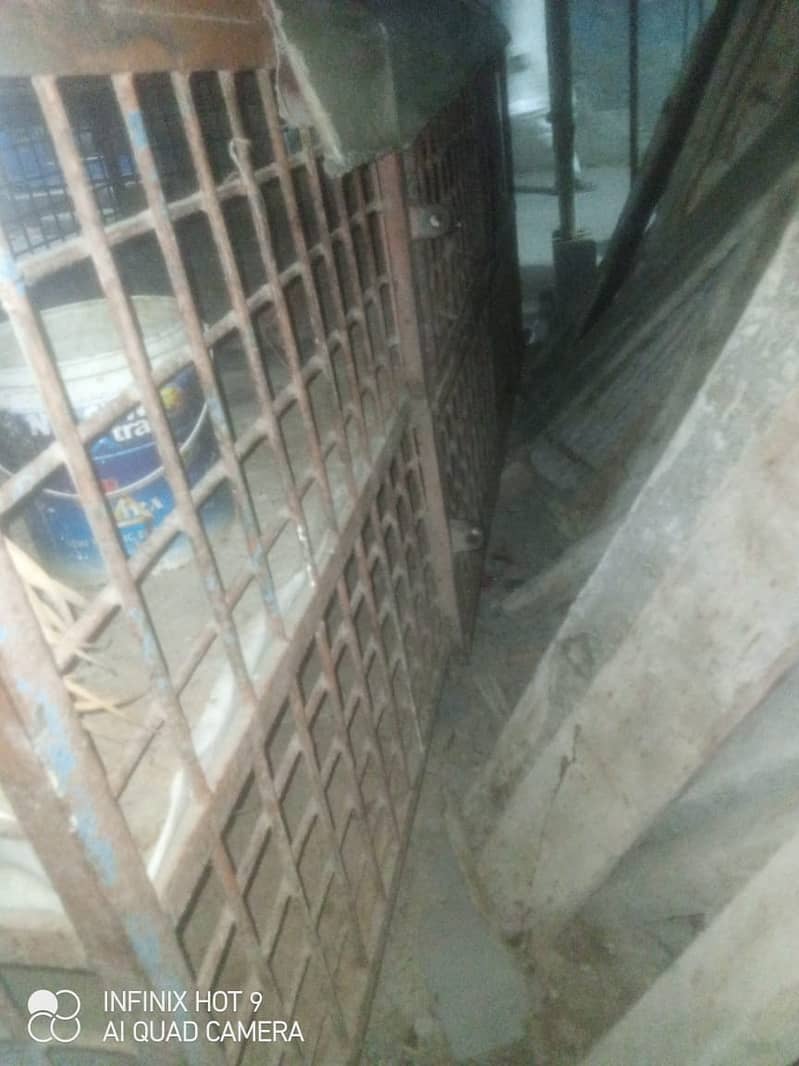 Chicken Cage shop k lie available hai 0