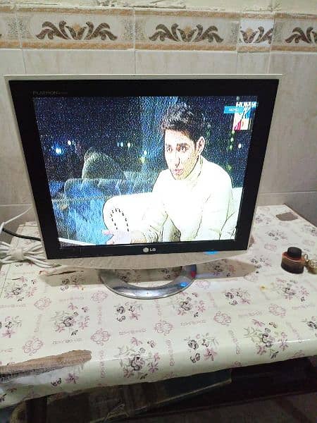 lg lcd tv  19 inch branded with extra sound 0