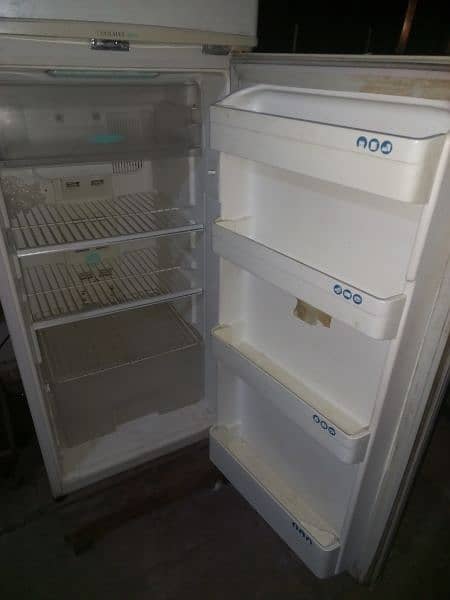 LG CoolMax Green (Non Frost) Refrigerator 2