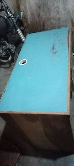sell for conputer table munasib rates only 8000