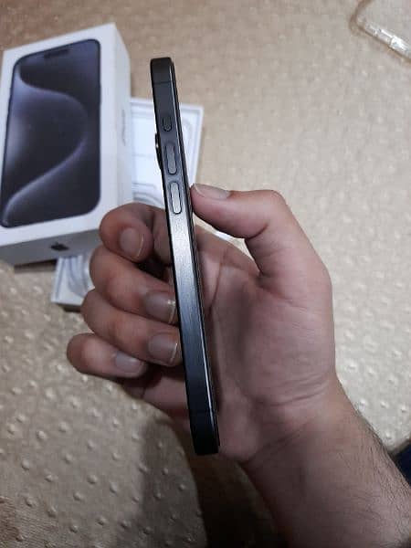 iPhone 15 Pro Black titanium JV 256gb 5