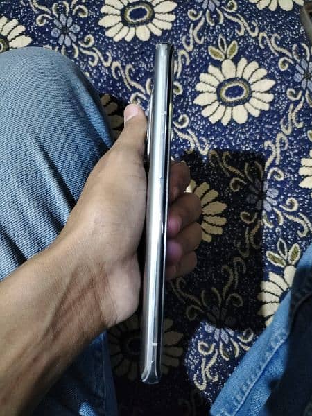 OnePlus 9 pro 5G 4
