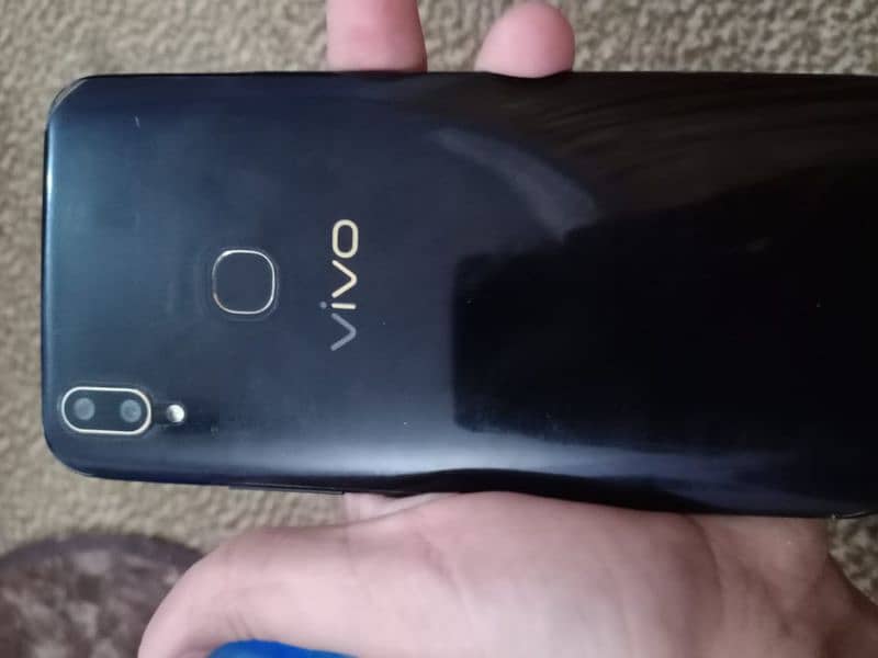 hey iam selling my phine vivo y85A 5