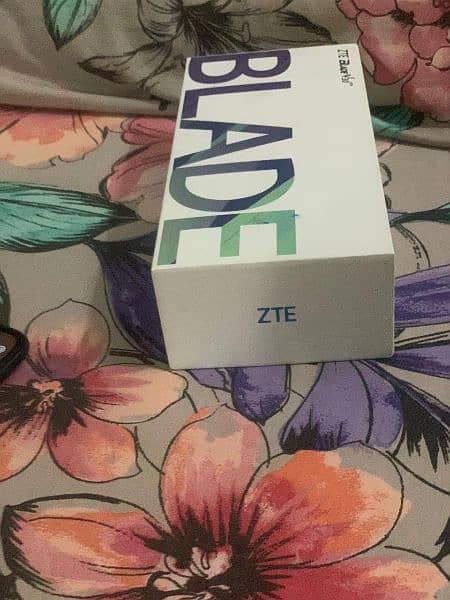 new ZTE vita v30 128gb 4gb ram with box pta approved 6