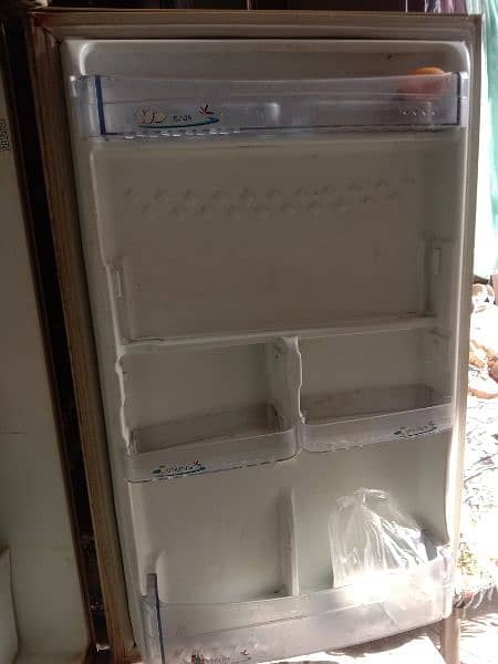 PEL Refrigerator in working Condition 4