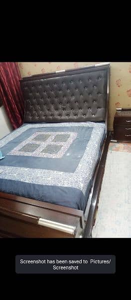 double bed with 2 side table 0