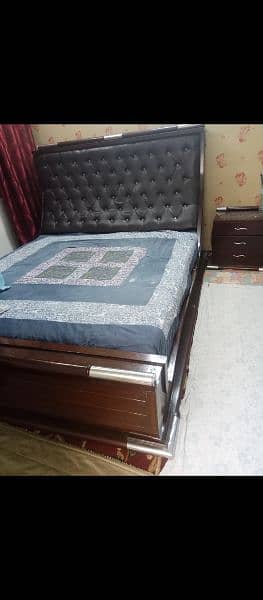 double bed with 2 side table 1