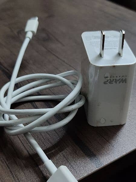 OnePlus Original 30 Watt charger with cable 0