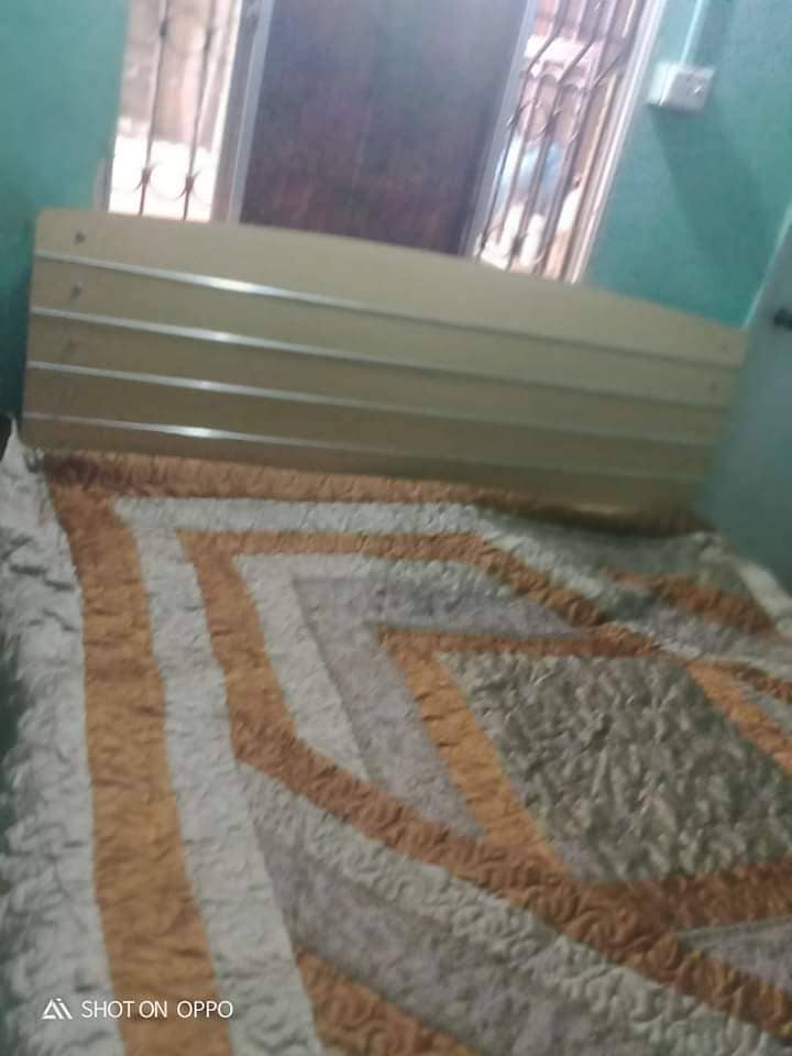 King size bed 1