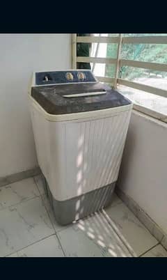 Haier Semi-Automatic Washing
Machine HWM 120-35FF