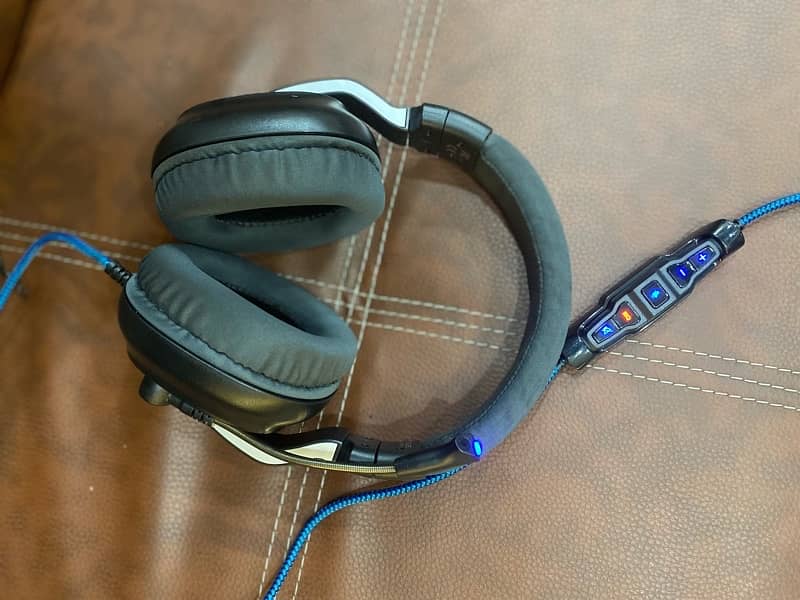 Best Gaming headphones - Sades R10 3