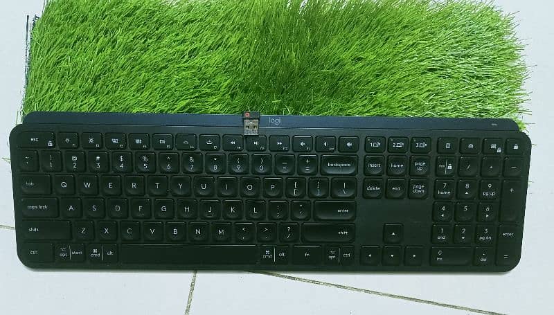 Logitech MX keys Keyboard Wireless Plus Bluetooth Multi Connectivity 2