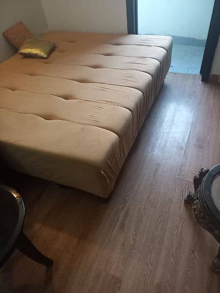 full cushion dewan in good condition 1