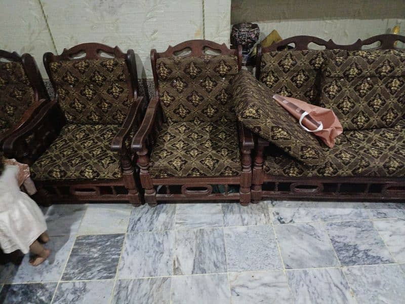 2 used sofa & table in good condition 2