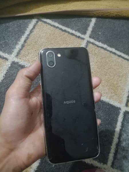 I AM SELLING MY AQUOS R2 PTA APPROVED 2