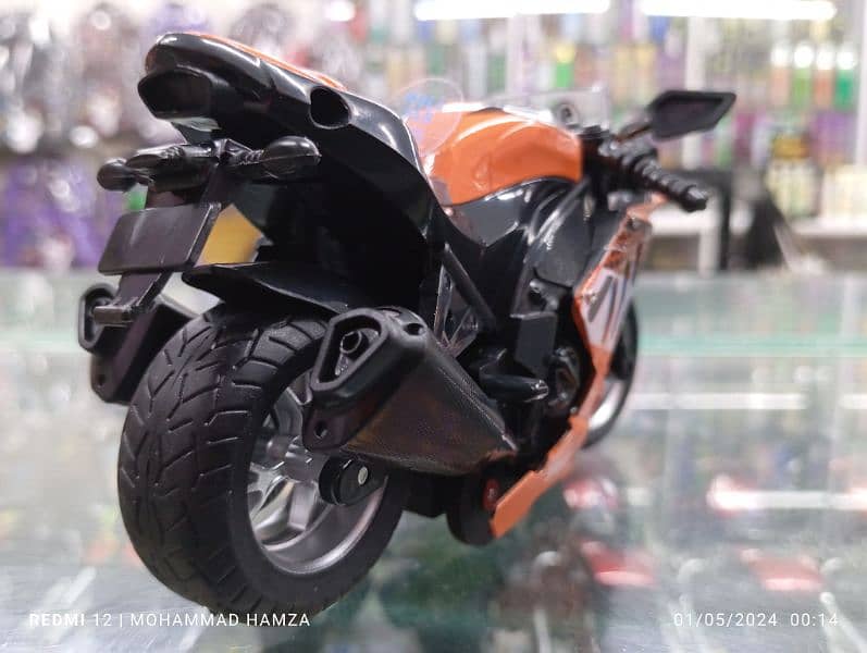 Diecast Motorcycle with Light and Sound. 0