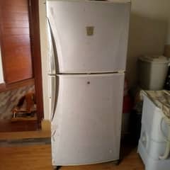 dowlance ka big size fridge for sale