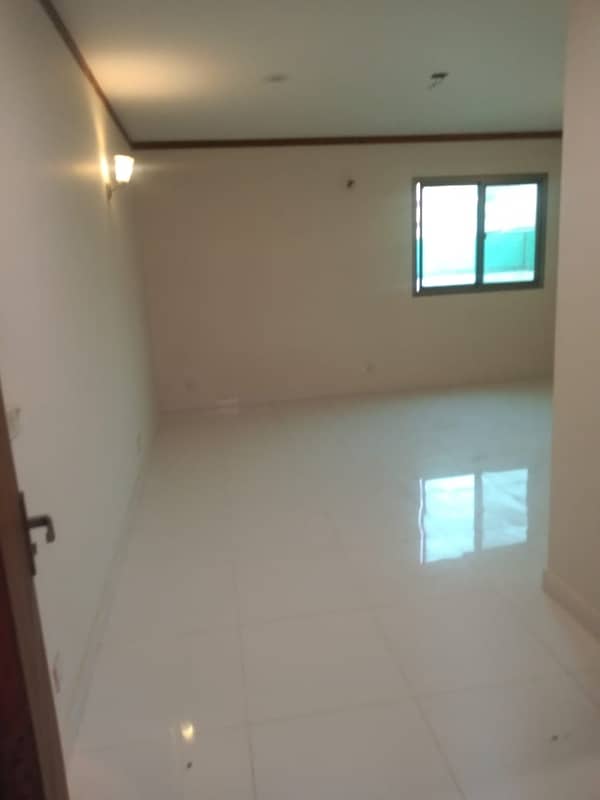Duplex apartment for sale 4 bedroom 4 attached washroom tiled flooring American kitchen fully renovated huge lounge 4