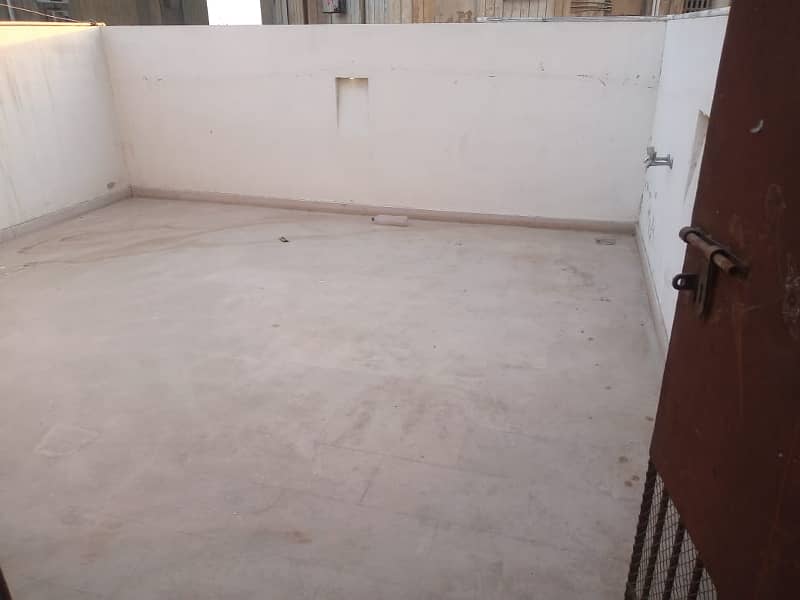 Duplex apartment for sale 4 bedroom 4 attached washroom tiled flooring American kitchen fully renovated huge lounge 5