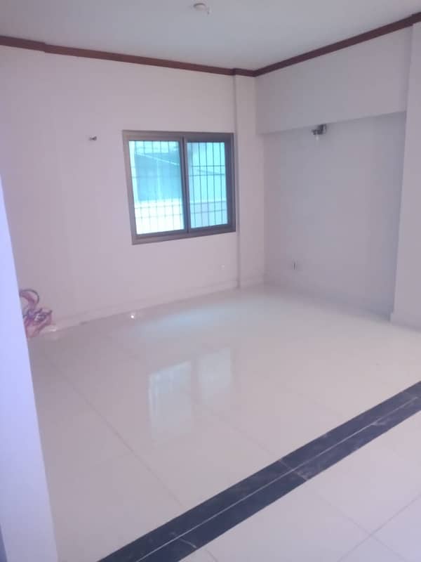 Duplex apartment for sale 4 bedroom 4 attached washroom tiled flooring American kitchen fully renovated huge lounge 16