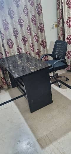 office chair with table