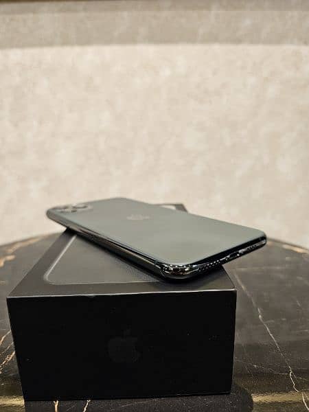 iPhone 11 Pro Max 256gb PTA Approved 1