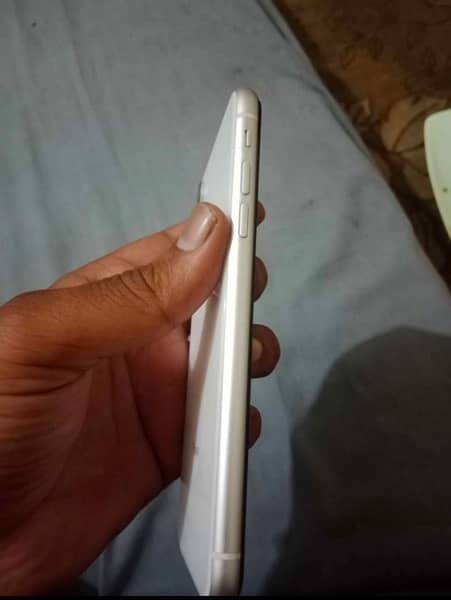iPhone xr pta approved 4