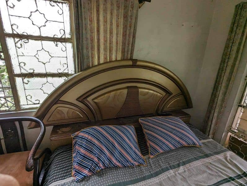 bed for sale with dressing table 2