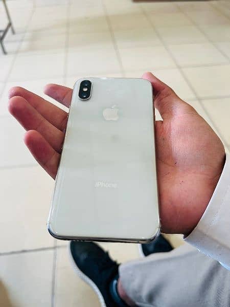 iphone xs 256 Gb factory unlocked NoN pTA 10 by 10 lush white color 2
