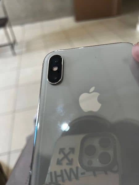 iphone xs 256 Gb factory unlocked NoN pTA 10 by 10 lush white color 5
