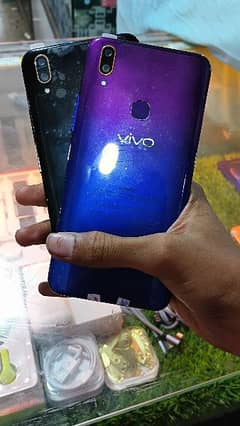 Vivo Y85 with Deal: Glass pouch charger