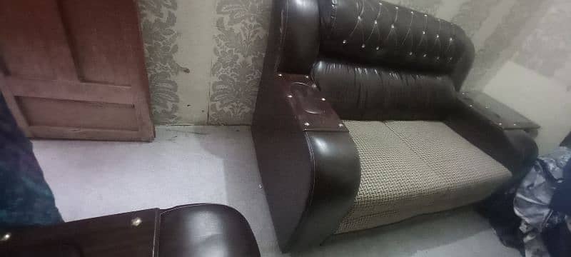 6 seater sofa set nd tapai set condition almost new 1