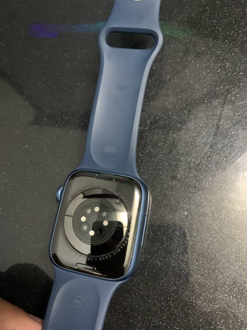 Apple Watch Series 7 45mm With Box and accessories 3
