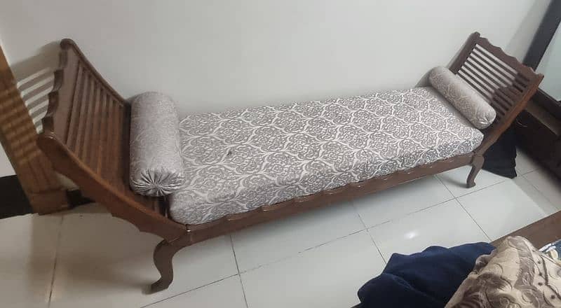 Backless Sofa/  Deewan in excellent condition 0