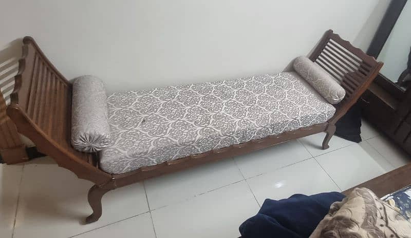 Backless Sofa/  Deewan in excellent condition 2